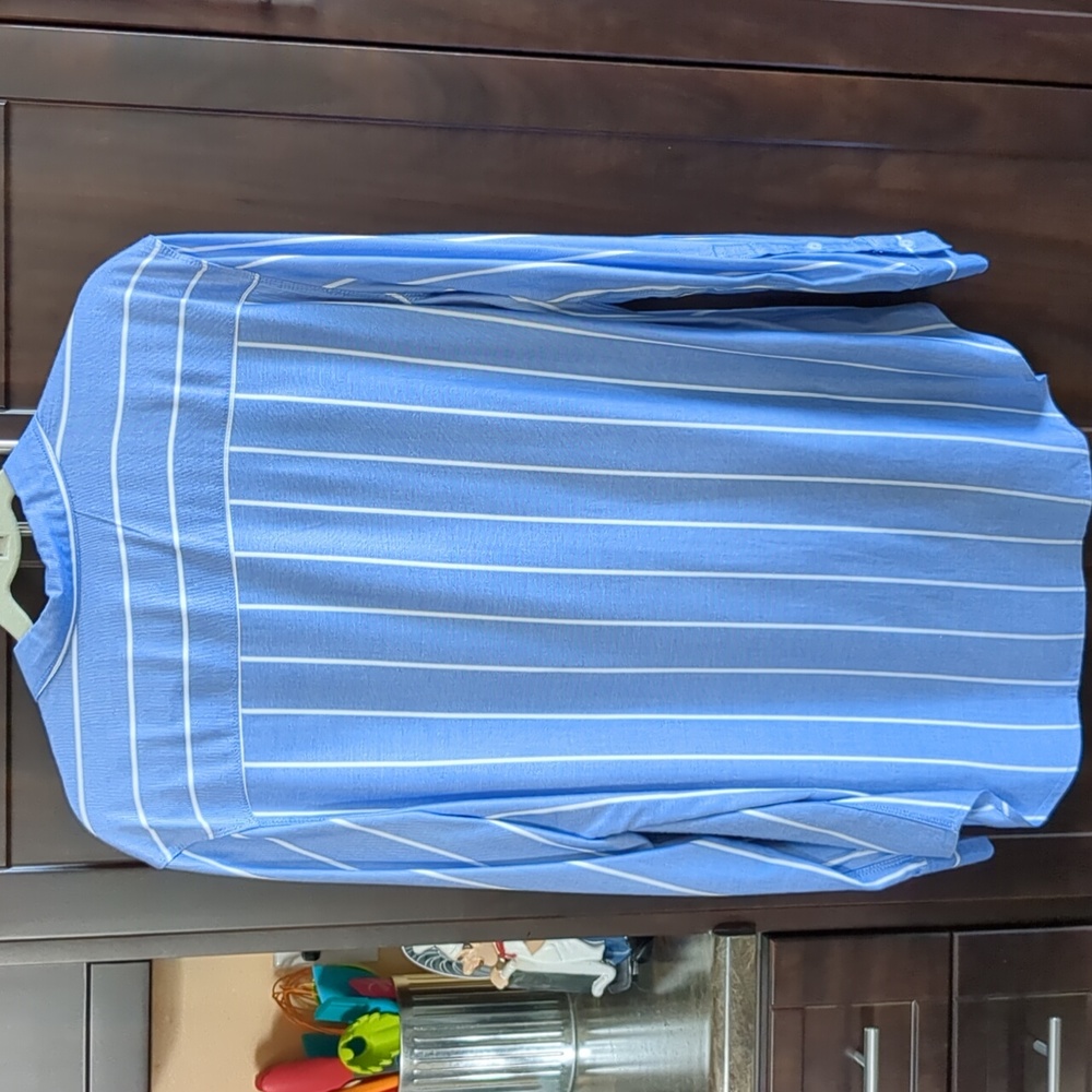 Shirt - Picture 3 of 4
